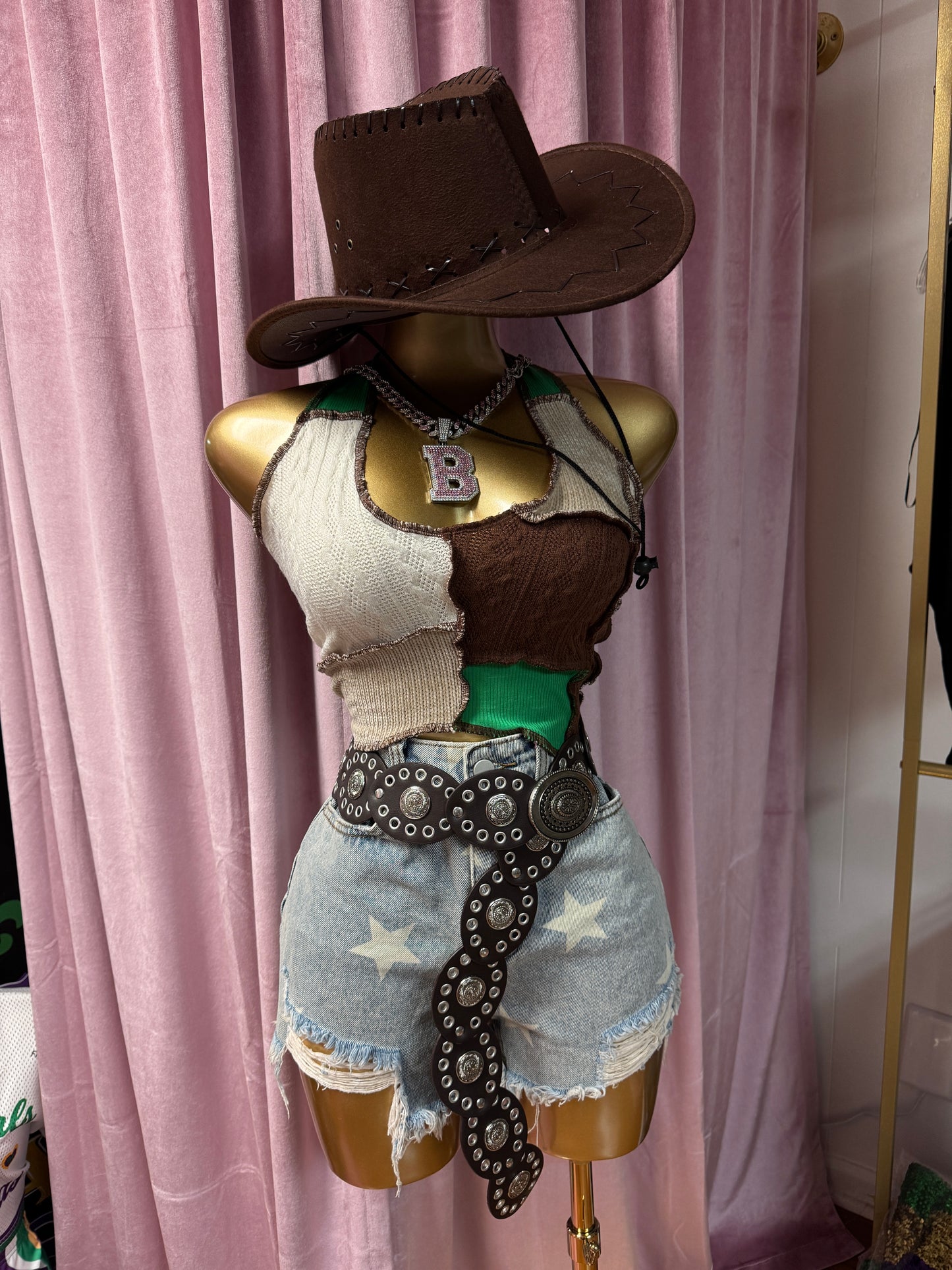 WOMENS DISTRESSED DENIM STAR SHORTS