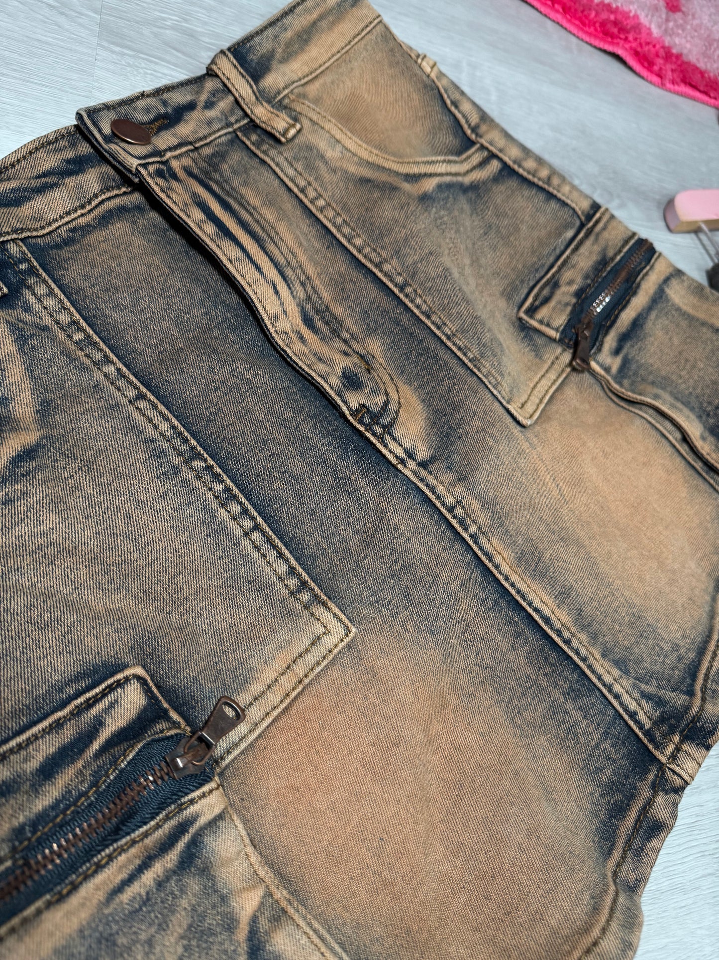 WOMEN'S DISTRESSED CARGO SKIRT