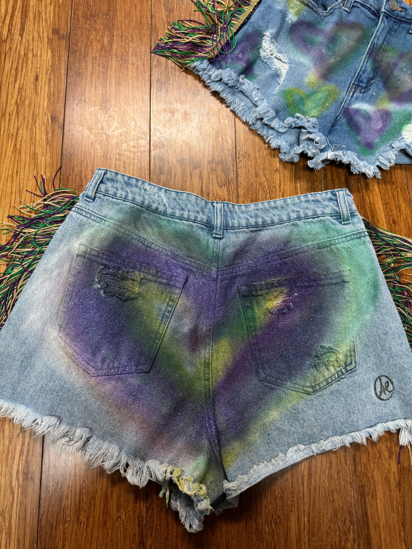 FULL OF LOVE MARDI GRAS SHORTS