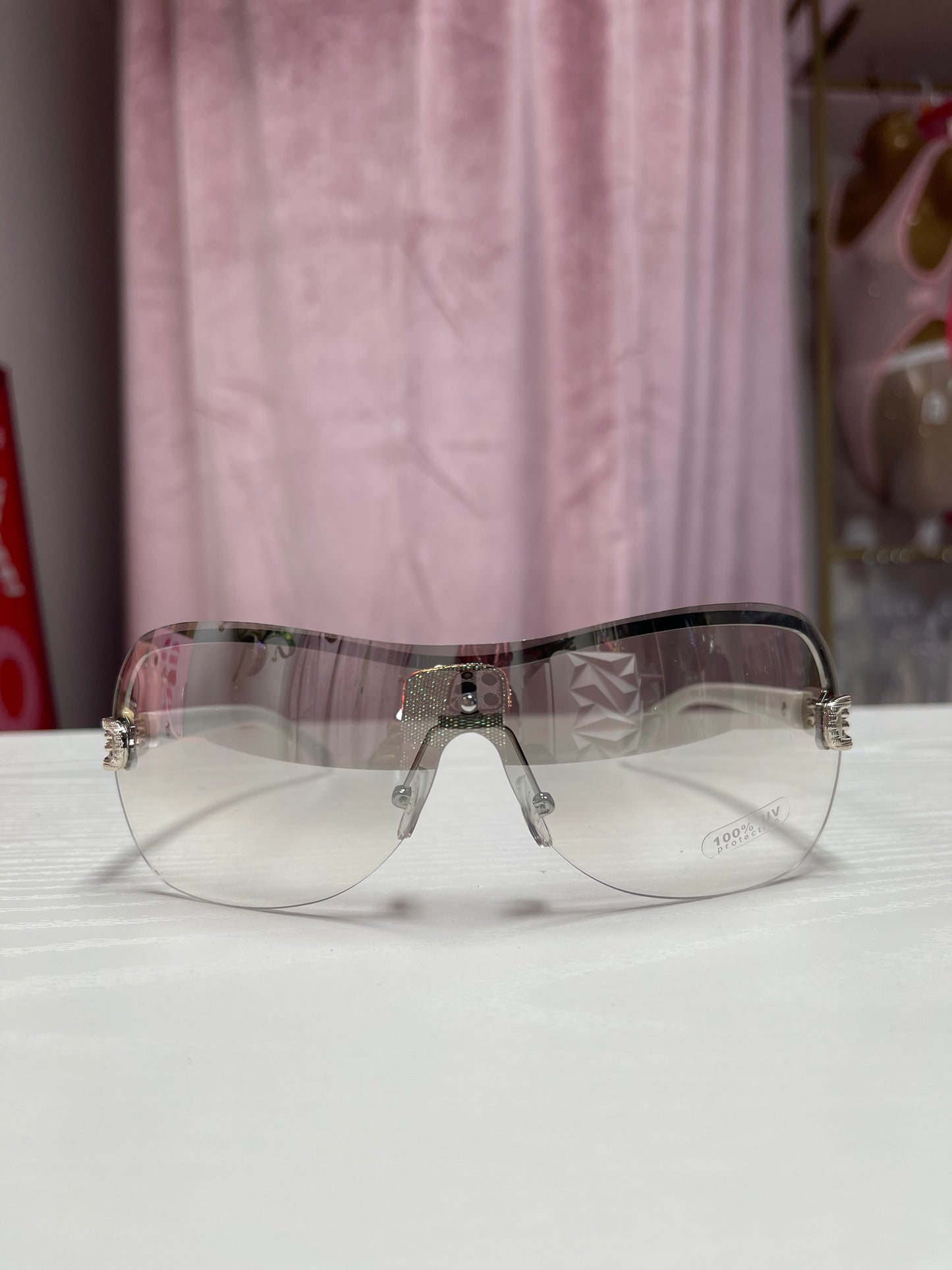 Retro One Piece Ombre Lens Sunglasses with Silver Accents Snow Bunny