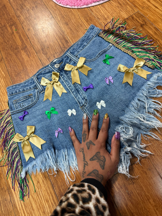 BOW BONANZA MARDI GRAS SHORTS