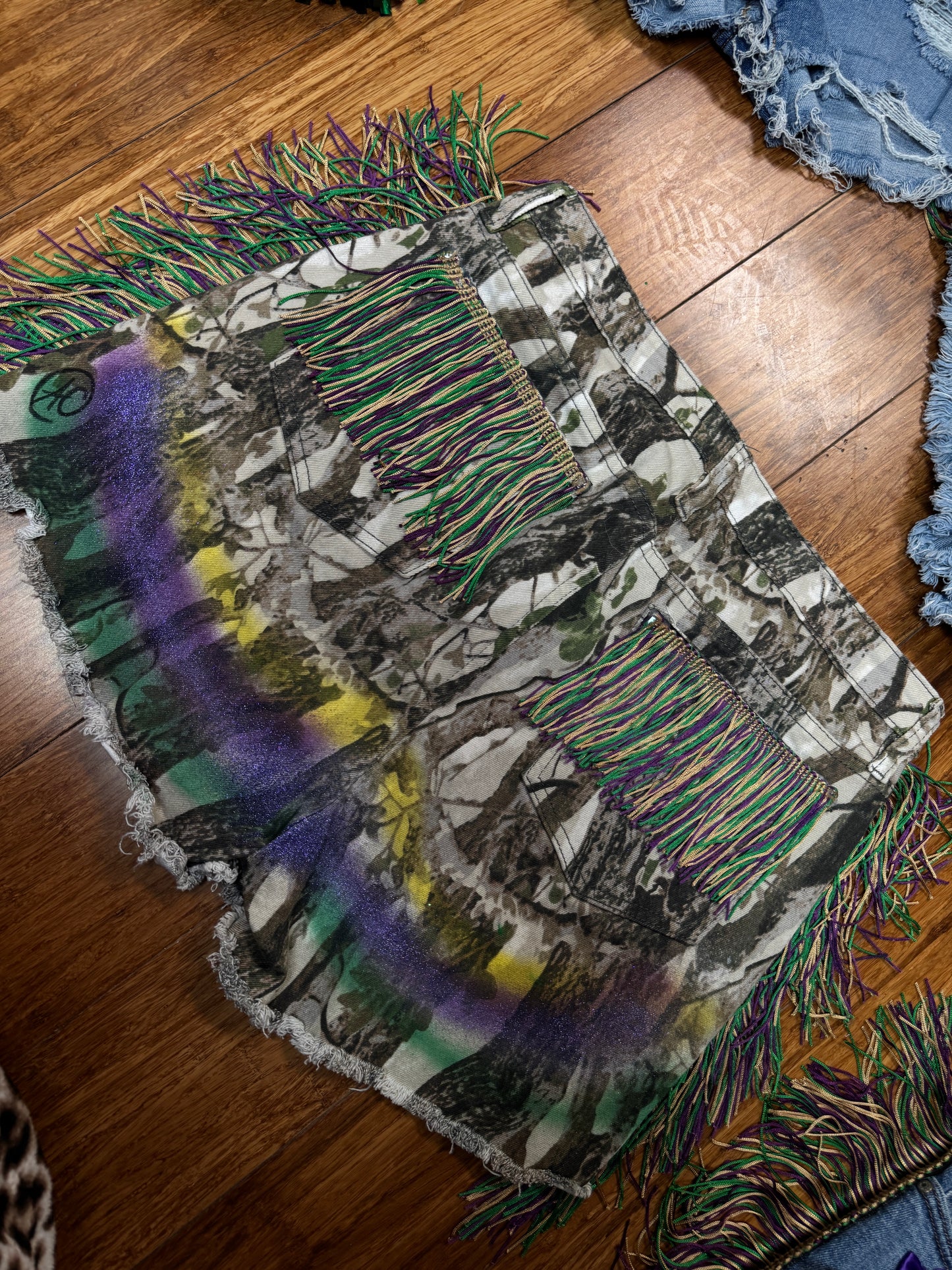 HUNTER-CAMO MARDI GRAS SHORTS