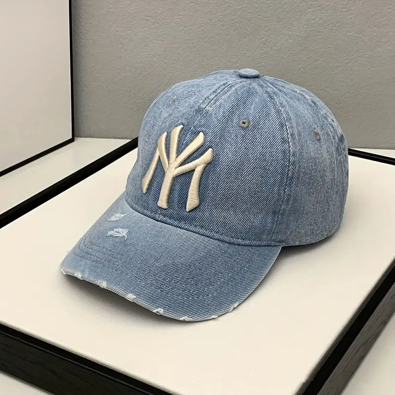 DISTRESSED NEW YORK YANKEES DENIM BASEBALL CAP