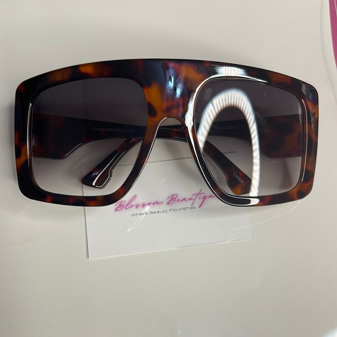 Women’s Oversized Tortoise Shell Sunglasses