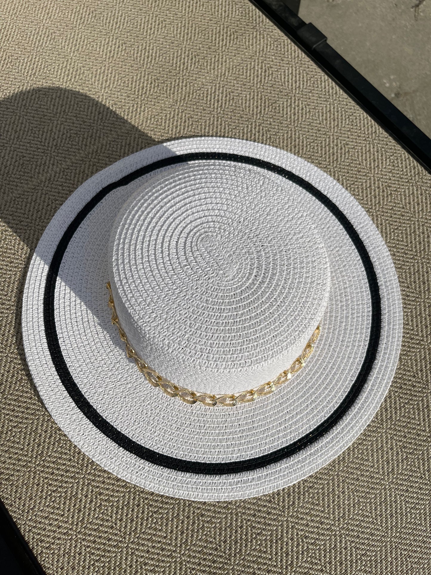 Chain-Linked Top Hat